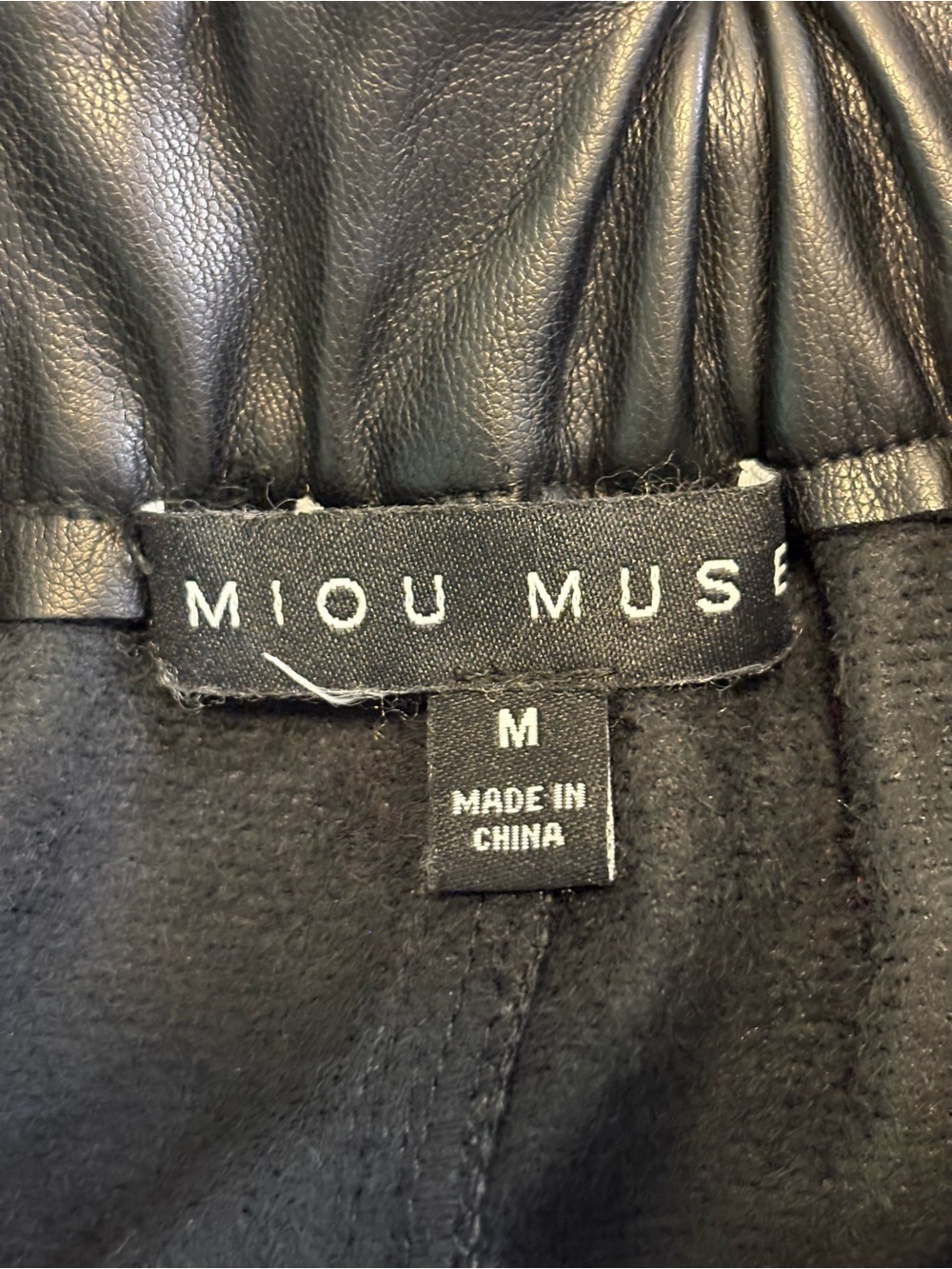 MIOU MUSE Black Faux Leather Paperbag Hi-Waisted Cropped Pants SZ M EUC - Picture 10 of 14